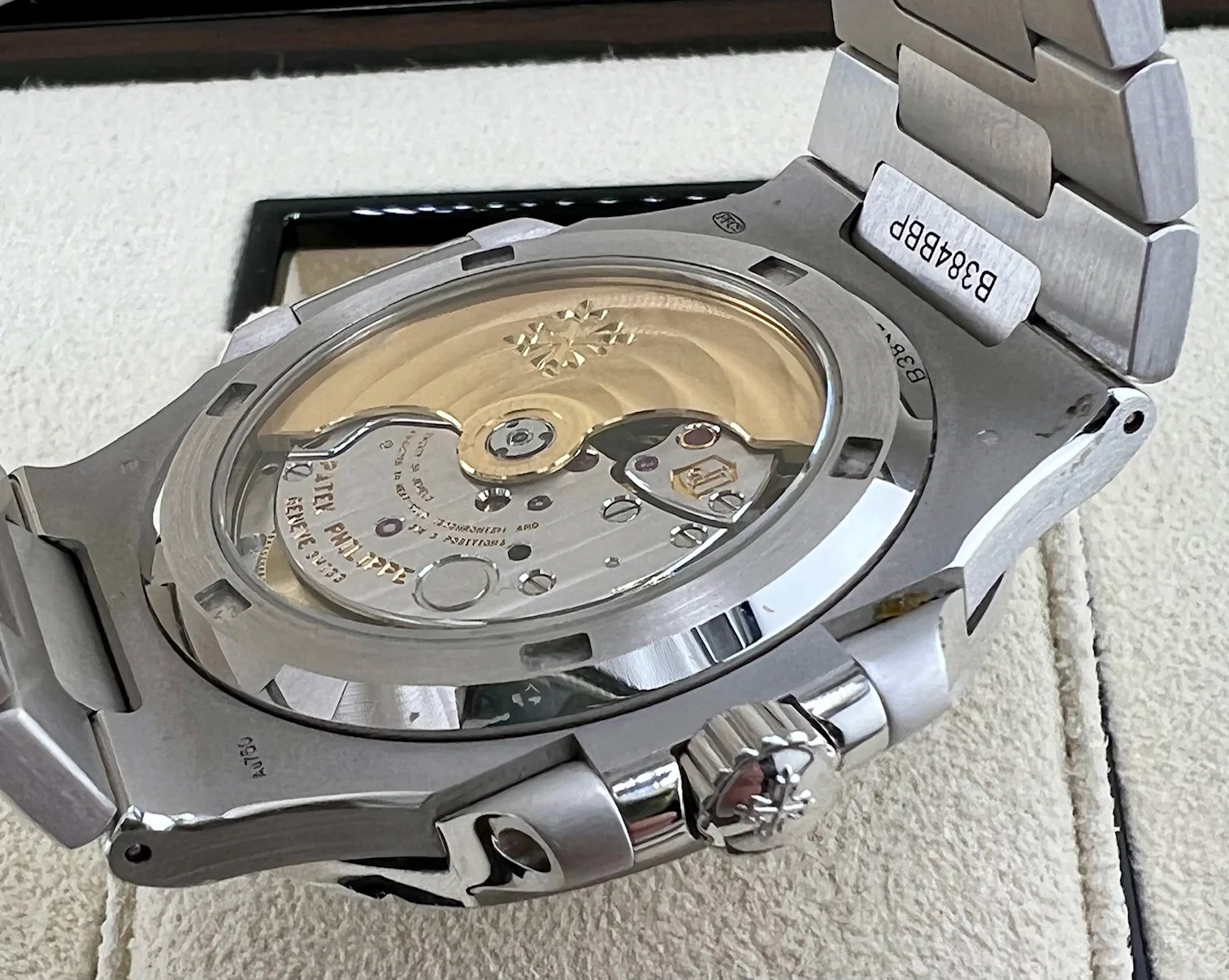 Patek Philippe Nautilus 5719/10G-010 Factory 2022 Oman - Image 5