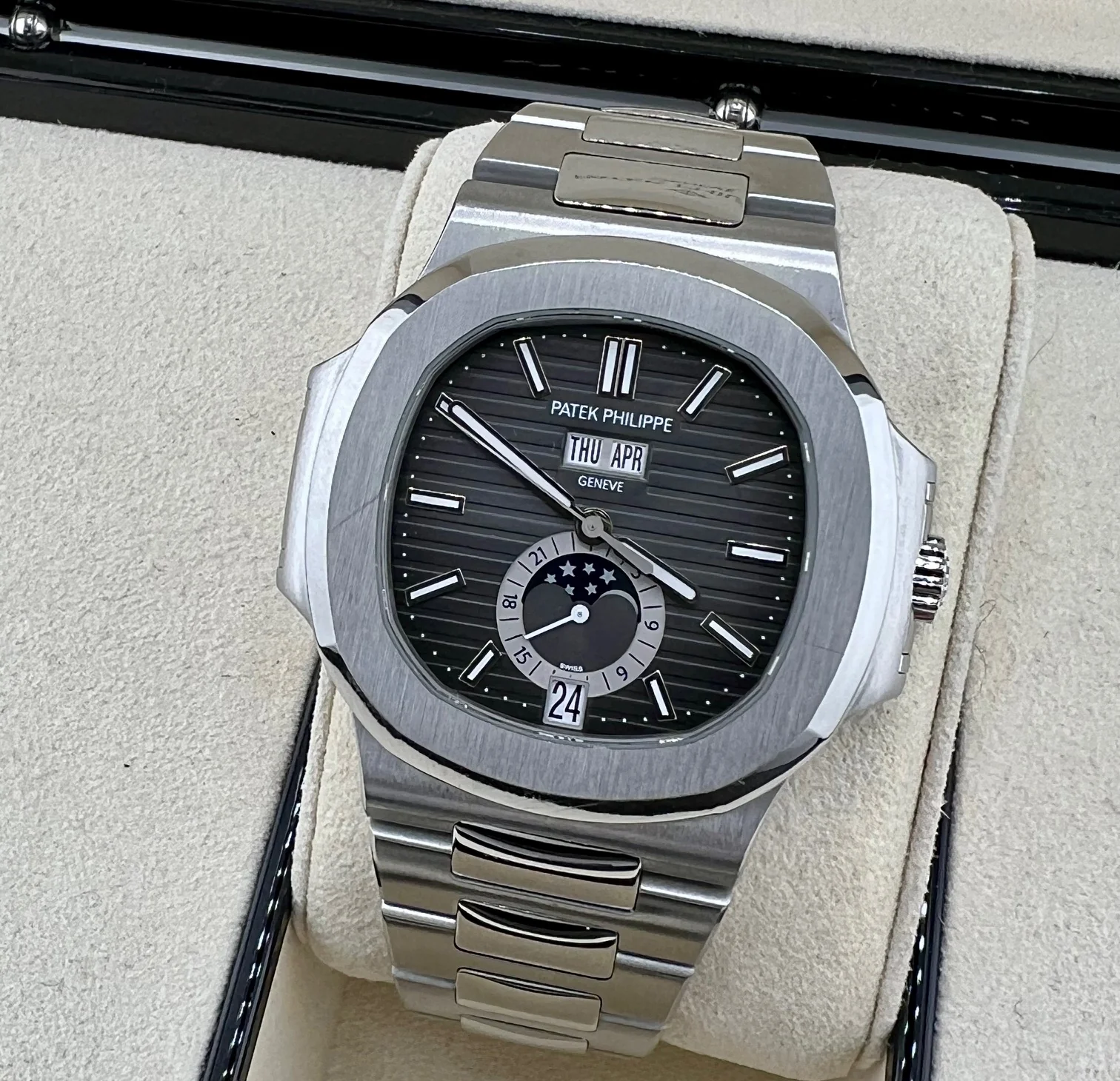 Patek Philippe Nautilus 5726/1A Black Dial 2012 Full Set (Andorra) - Image 8